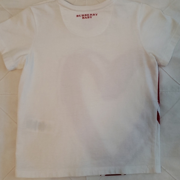 2Y Burberry Mini-Heart Tee in white and poppy red - Picture 3 of 5